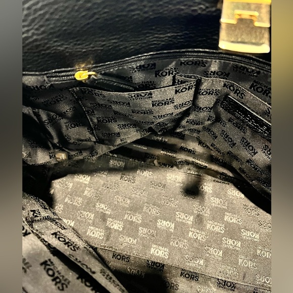 Michael Kors handbag w/ strap - Picture 7 of 12